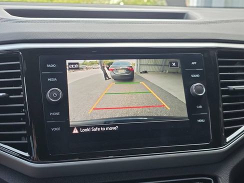 Used 2023 Volkswagen Atlas Cross Sport SE FWD image 14