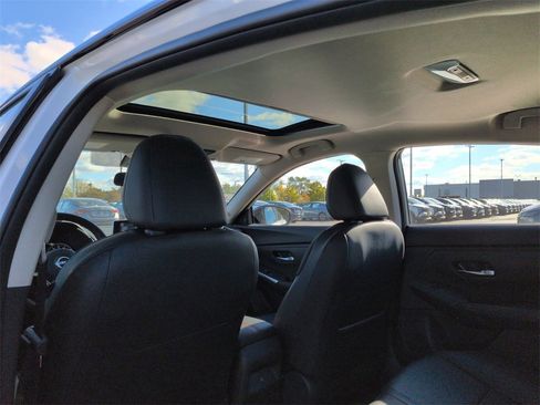 New 2025 Nissan Sentra SR w/ SR Premium Package image 17