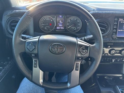 Used 2020 Toyota Tacoma TRD Off-Road image 31