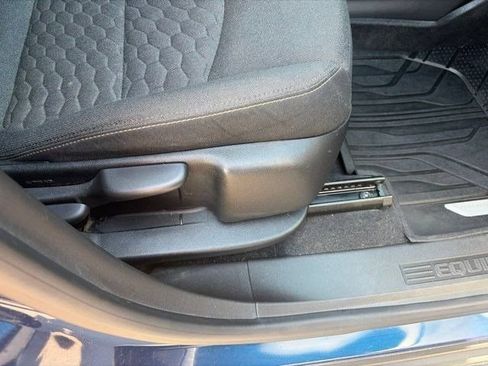 Used 2020 Chevrolet Equinox LT FWD image 41
