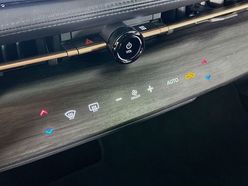 Used 2023 Nissan Ariya FWD image 24