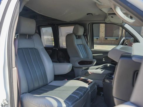 Used 2012 GMC Savana 1500 RWD image 28