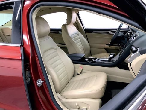 Used 2014 Ford Fusion SE w/ Equipment Group 202A image 7