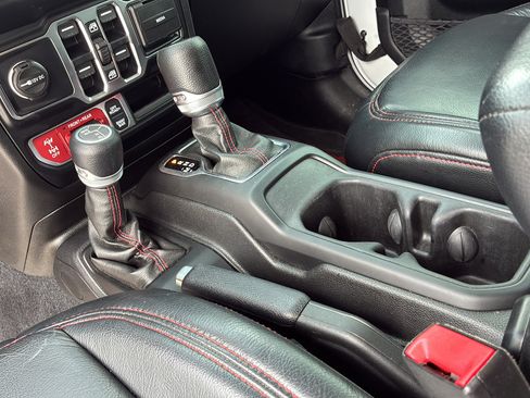 Used 2020 Jeep Gladiator Rubicon AWD/4WD image 33