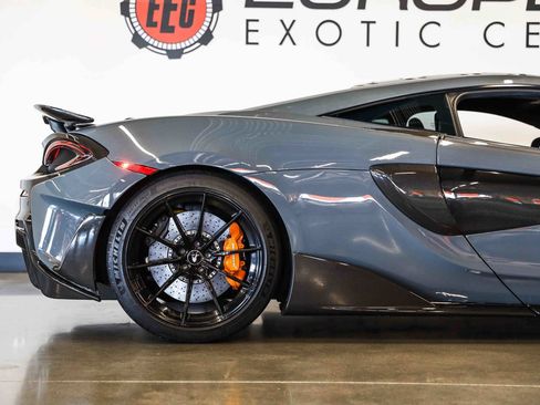 Used 2019 McLaren 600LT RWD image 16