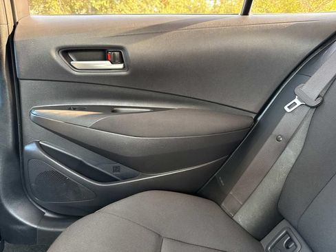 Used 2021 Toyota Corolla LE FWD image 18