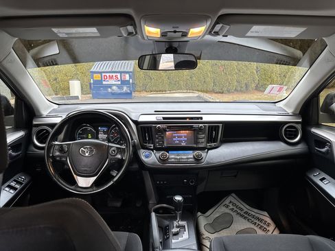 Used 2017 Toyota RAV4 XLE image 15
