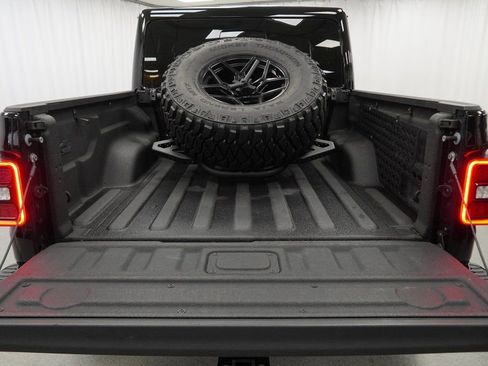 Certified 2021 Jeep Gladiator Rubicon image 46