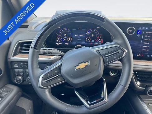 Used 2025 Chevrolet Suburban High Country AWD/4WD image 14
