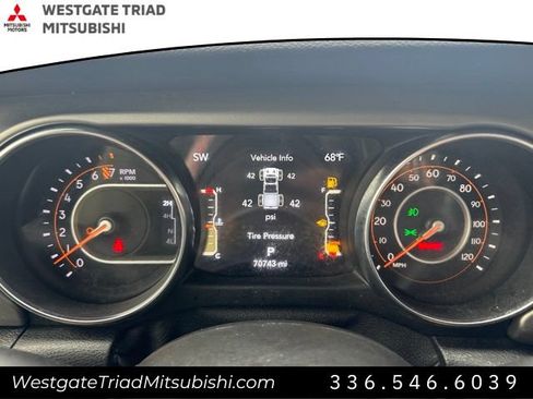 Used 2021 Jeep Gladiator Sport AWD/4WD image 8