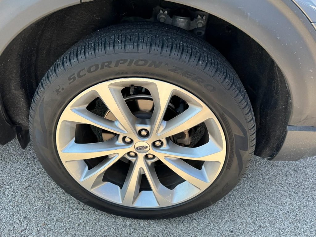 Used 2021 Ford Explorer Platinum w/ Equipment Group 601A AWD/4WD image 7