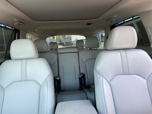 Used 2025 Honda Pilot Touring image 19