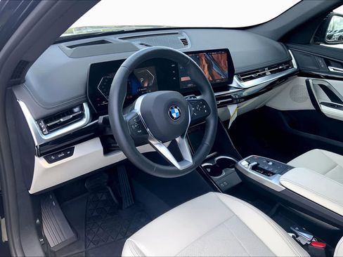 Used 2026 BMW X1 xDrive28i w/ Technology Package AWD/4WD image 31