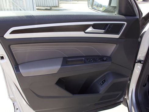 Used 2021 Volkswagen Atlas SE AWD/4WD image 9