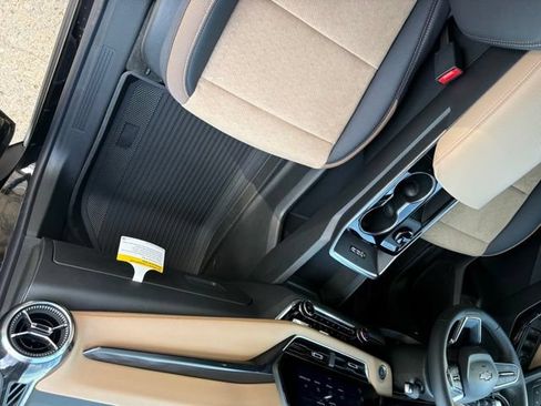 New 2026 Chevrolet Equinox ACTIV w/ Safety and Technology Package FWD image 15