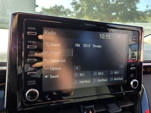 Used 2020 Toyota Corolla LE image 23