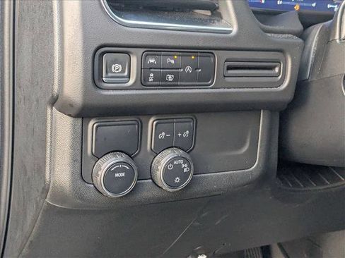 Used 2024 Chevrolet Suburban RST w/ Luxury Package image 12