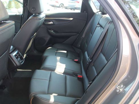 Certified 2018 Chevrolet Impala Premier w/ Premier Confidence Package FWD image 11
