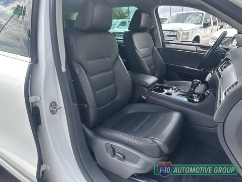 Used 2013 Volkswagen Touareg Sport AWD/4WD image 9