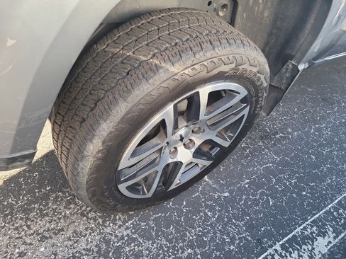 Used 2023 Chevrolet Colorado Z71 w/ Z71 Convenience Package 2 image 8