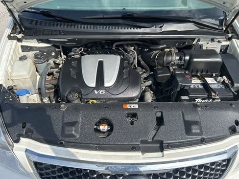 Used 2014 Kia Sedona EX w/ Navigation Package image 23