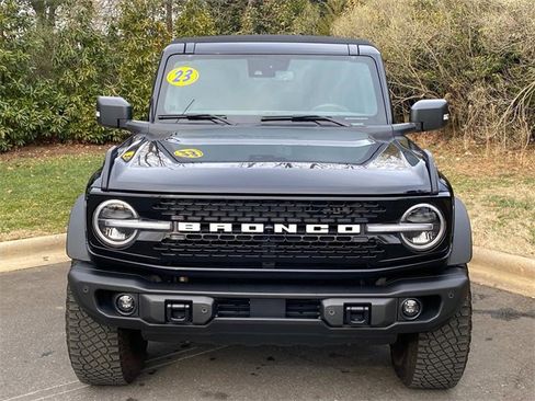 Used 2023 Ford Bronco Wildtrak image 2