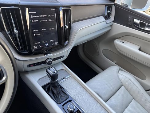 Used 2018 Volvo XC60 T6 Inscription w/ Luxury Seat Package image 11