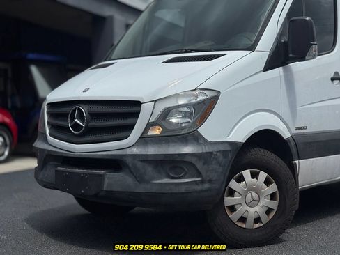 Used 2015 Mercedes-Benz Sprinter 2500 image 2