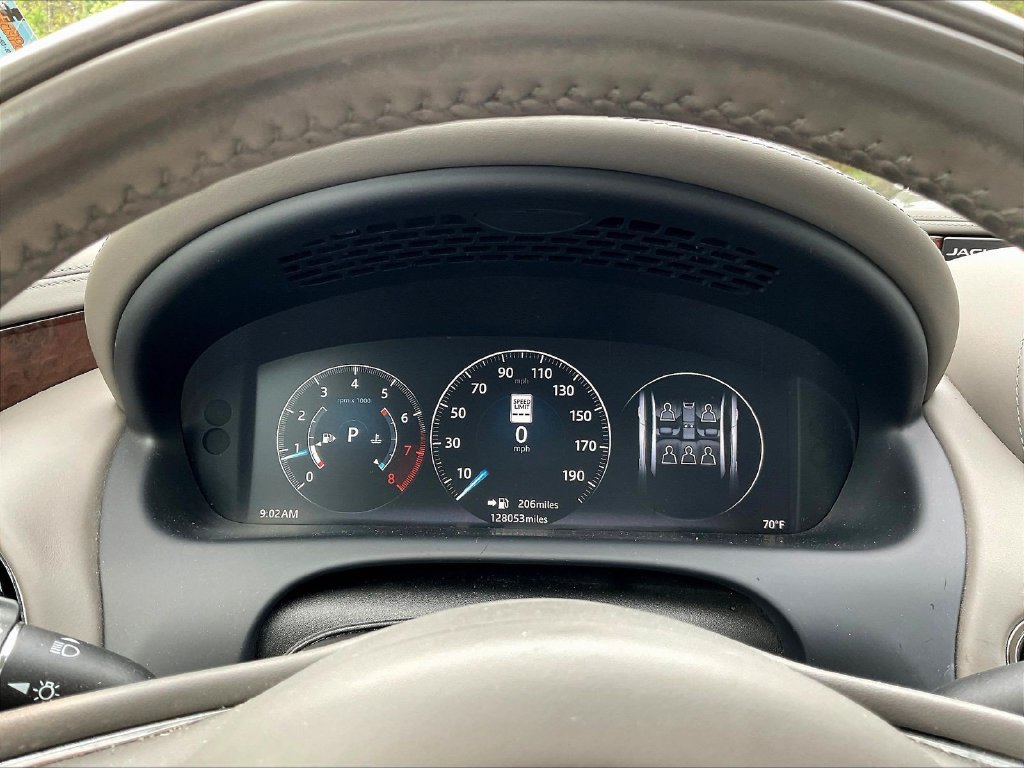 Used 2016 Jaguar XJ L Portfolio RWD image 5
