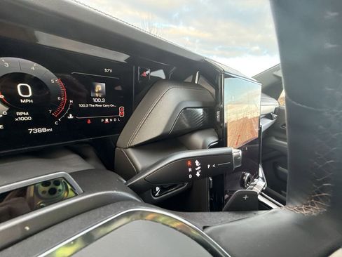 Used 2025 GMC Yukon AT4 image 22