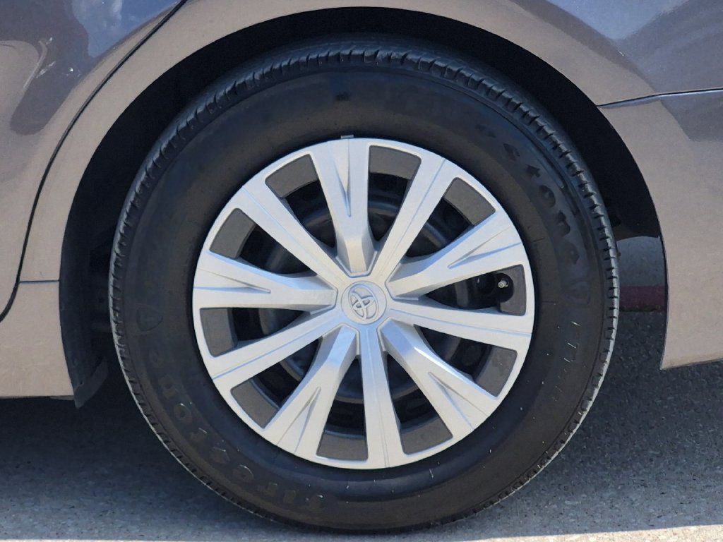 Used 2023 Toyota Camry LE FWD image 26