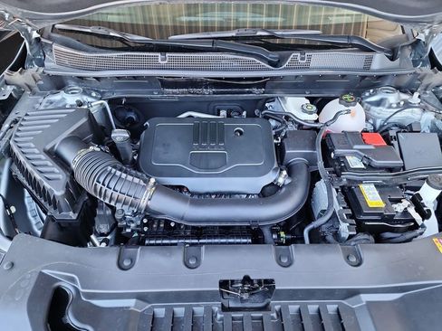 Used 2025 Chevrolet Blazer LT image 39