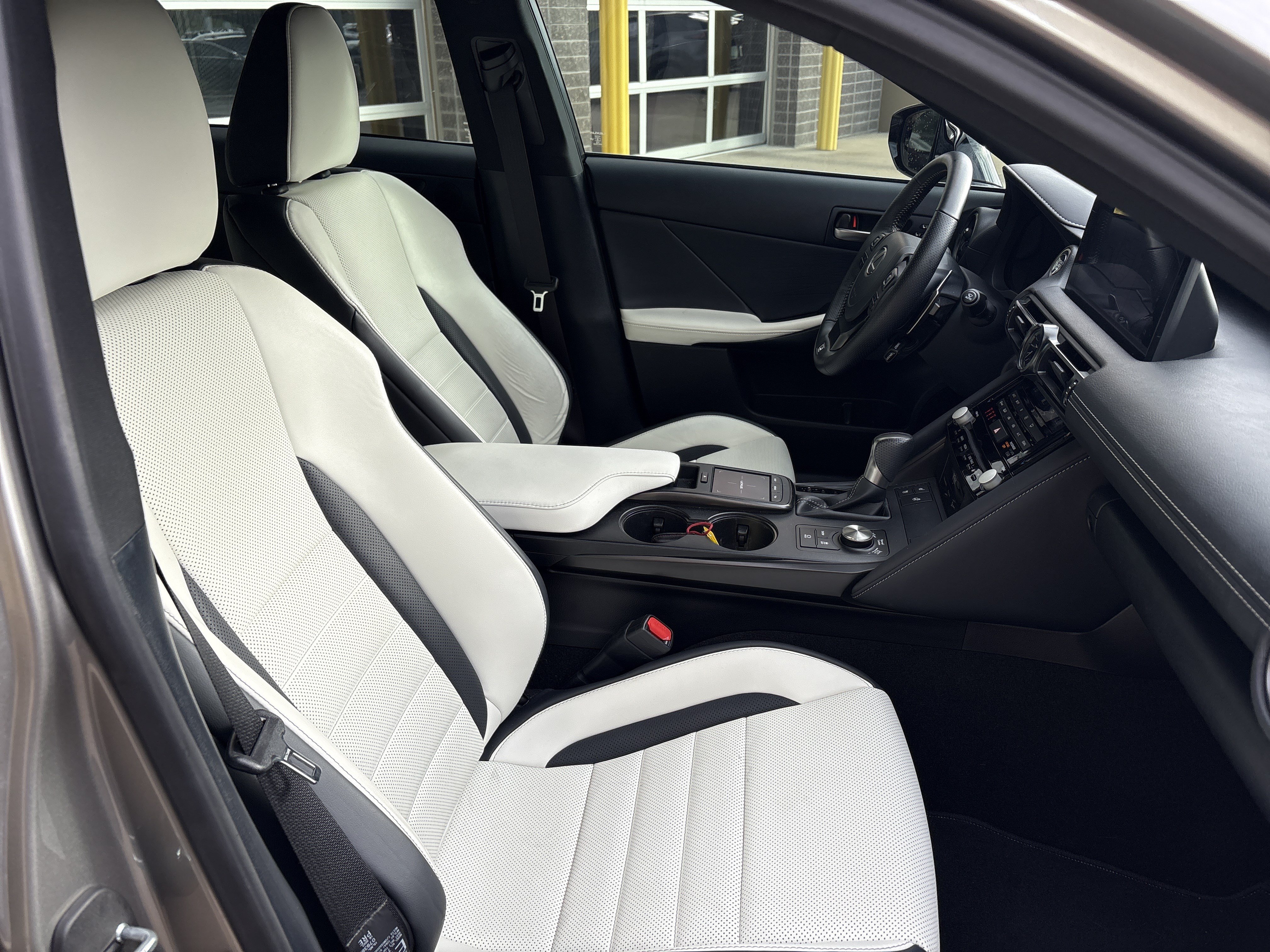 Used 2023 Lexus IS 350 F Sport AWD/4WD image 33
