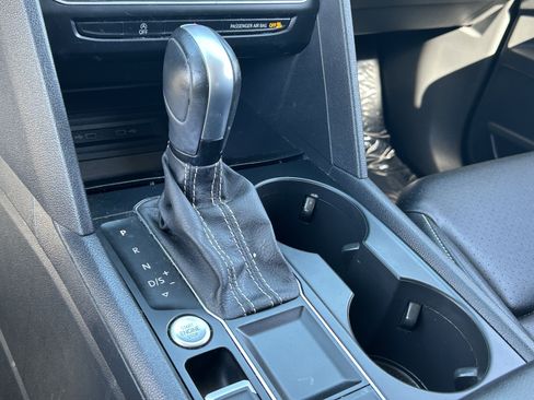 Used 2023 Volkswagen Atlas SE image 25