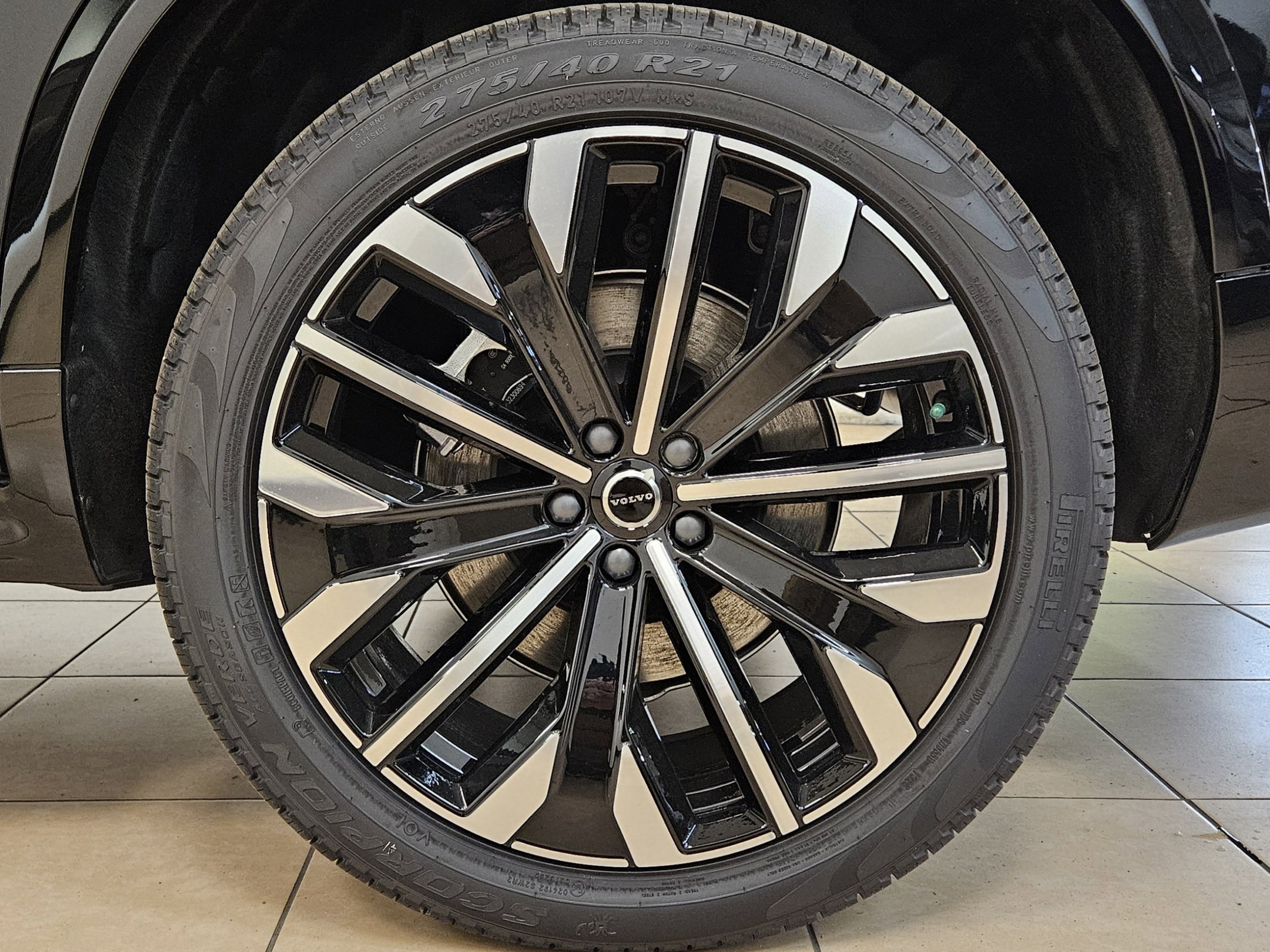 New 2026 Volvo XC90 T8 Plus w/ Protection Package Premier AWD/4WD image 42