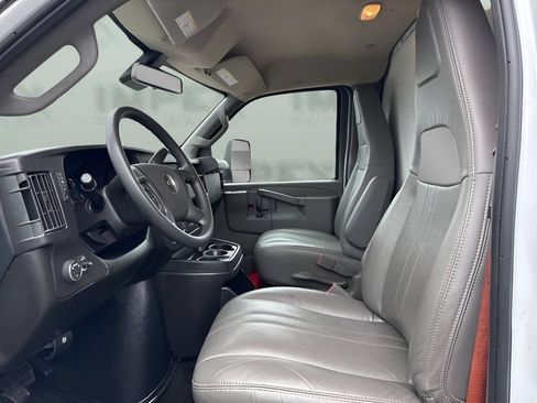 Used 2024 Chevrolet Express 3500 w/ Power Convenience Package RWD image 11