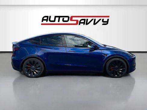 Used 2024 Tesla Model Y Performance AWD/4WD image 8