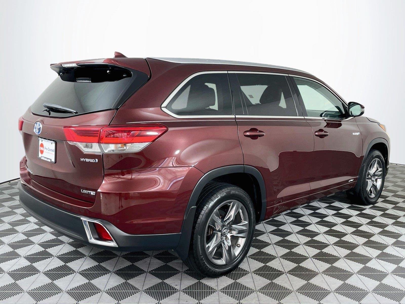 Used 2019 Toyota Highlander Limited Platinum AWD/4WD image 9