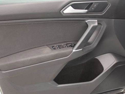 Used 2018 Volkswagen Tiguan S w/ Front Fog Lights Package image 15