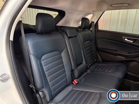 Used 2022 Ford Edge SEL w/ Sport Appearance Package image 16