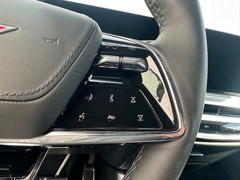 New 2026 Cadillac Lyriq V image 18