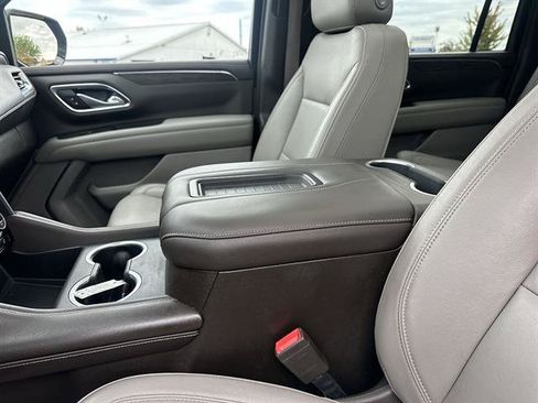 Used 2021 Chevrolet Suburban Z71 w/ Z71 Signature Package AWD/4WD image 47