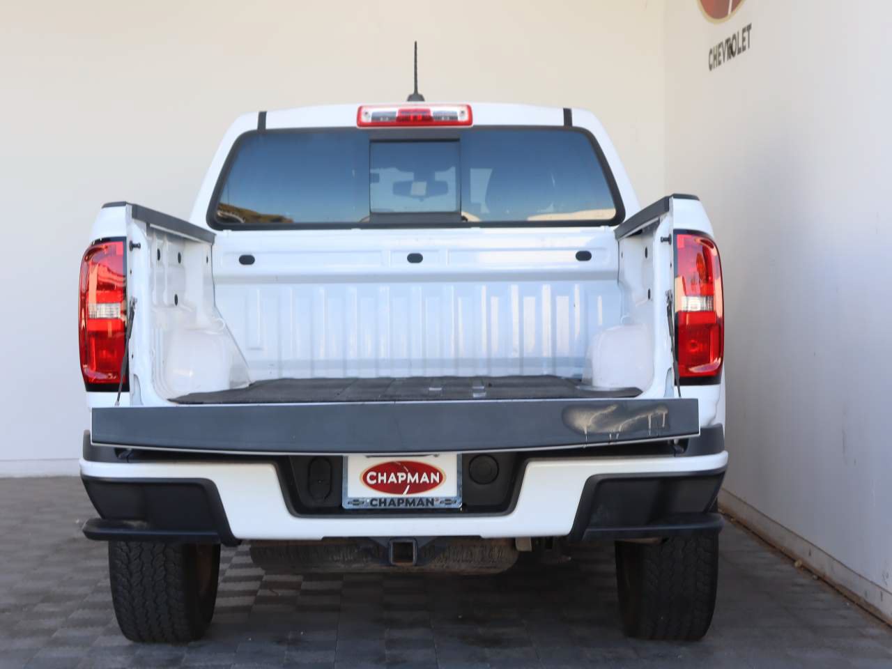 Used 2017 Chevrolet Colorado LT w/ LT Convenience Package RWD image 5