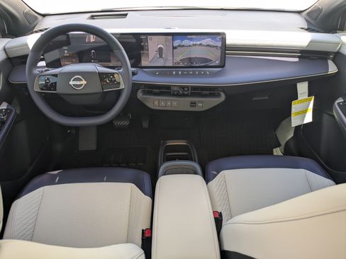 New 2026 Nissan Leaf Platinum+ w/ Cargo Package (Platinum+) FWD image 11
