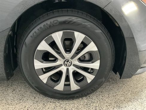 Used 2022 Toyota Corolla LE image 13