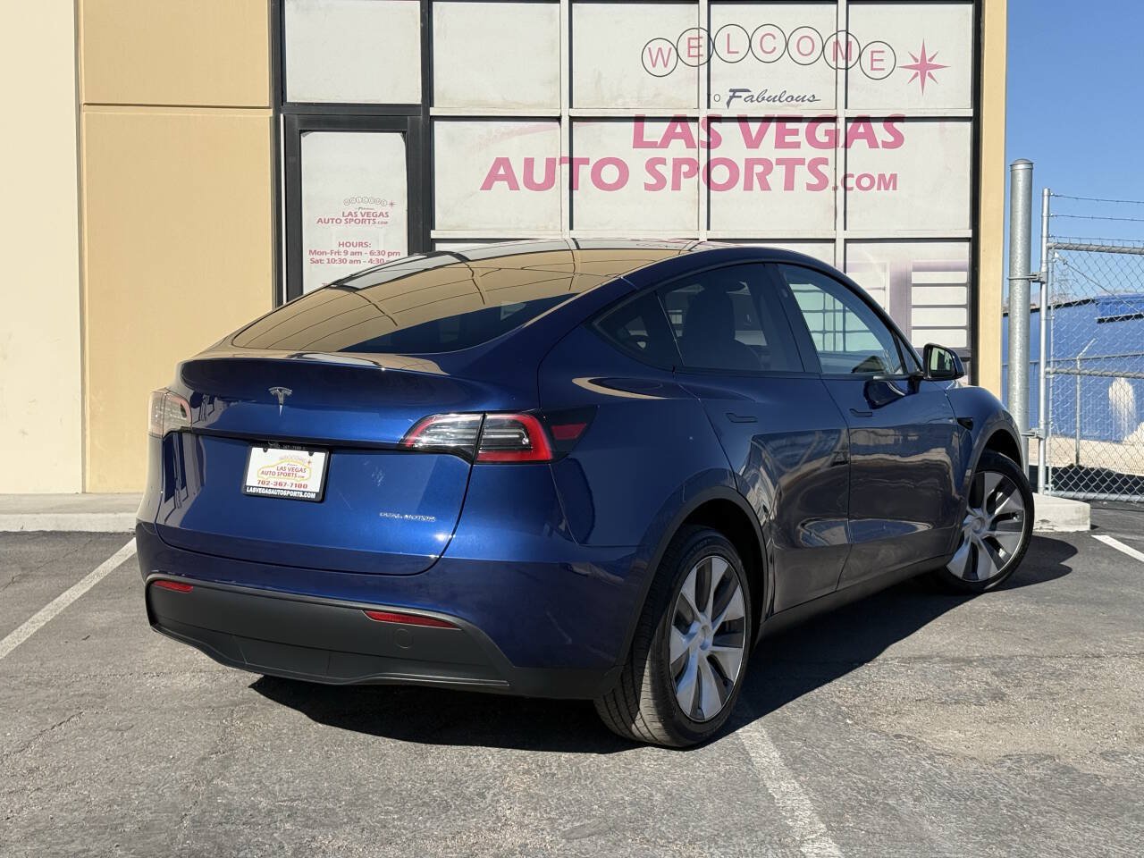 Used 2023 Tesla Model Y Long Range AWD/4WD image 7