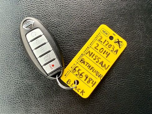 Used 2014 Nissan Pathfinder Platinum w/ Platinum Premium Package image 32