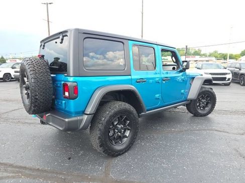 Used 2024 Jeep Wrangler Unlimited AWD/4WD image 7