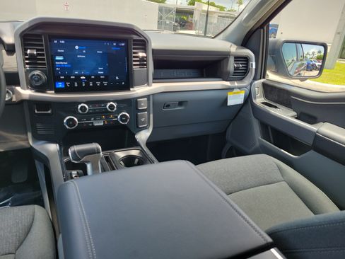 Used 2025 Ford F150 Lightning XLT AWD/4WD image 16