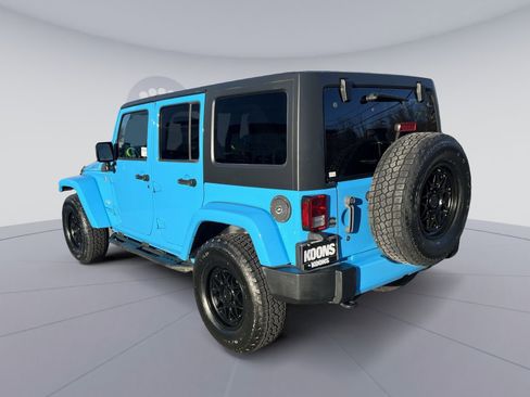 Used 2017 Jeep Wrangler Unlimited Sahara w/ Connectivity Group image 4